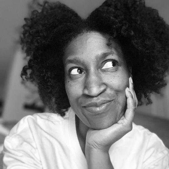 Meet your Posher, Melissa - Picture 3 of 4